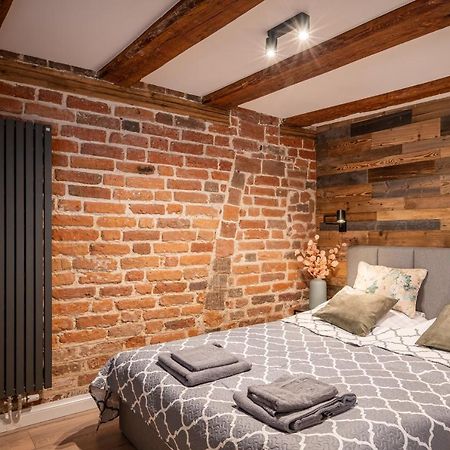 Apartamenty Stare Cegly Thorn Exterior foto